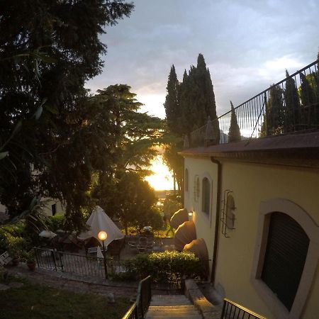 Villa Corteolivo Rooms Torri Del Benaco Buitenkant foto